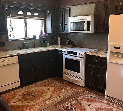 5th image of 103 Cedar St