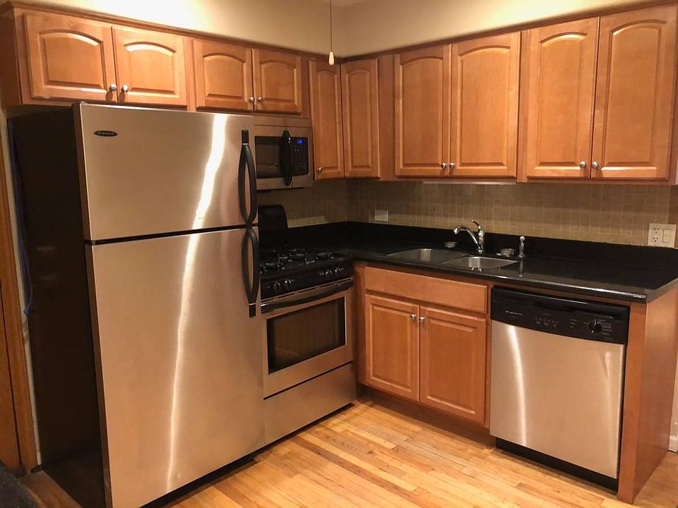 1st image of 125 Callan Ave APT 1E