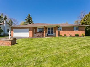 95 Granada Cir, Rochester, NY 14609