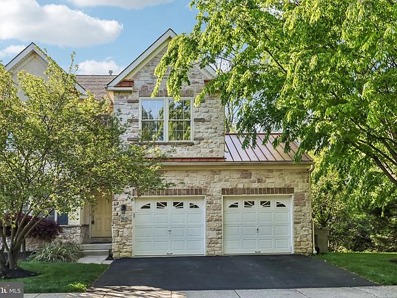 2nd image of 310 Barefield Ln