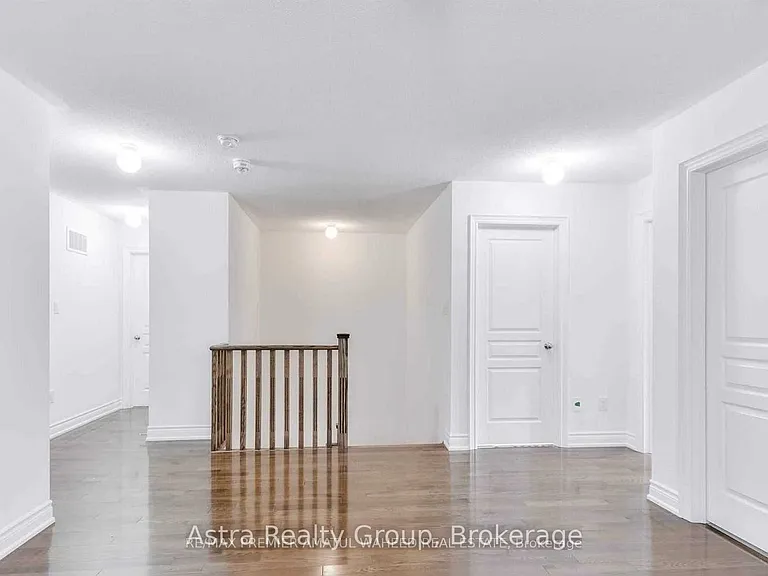 596 Mactier Dr — Photo 9
