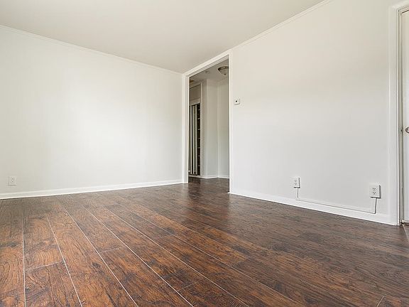 3rd image of 96 W 21st St #2
