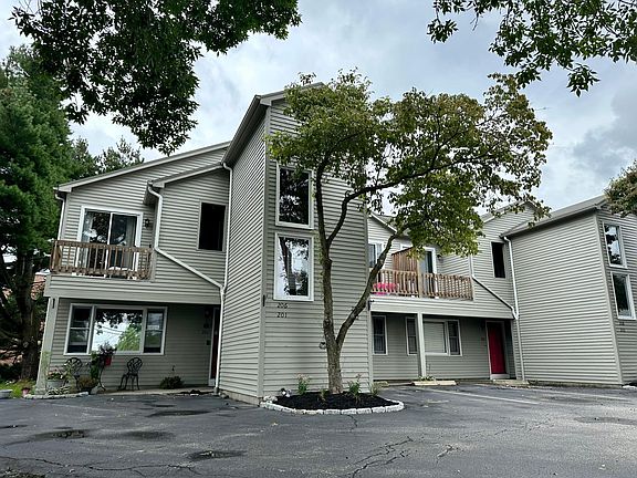 4th image of 10 East St APT 208