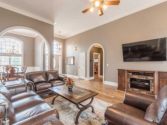 5th image of 701 Ashley Wilkes Way