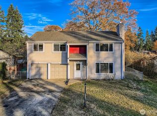 15303 11th Avenue Ct E, Tacoma, WA