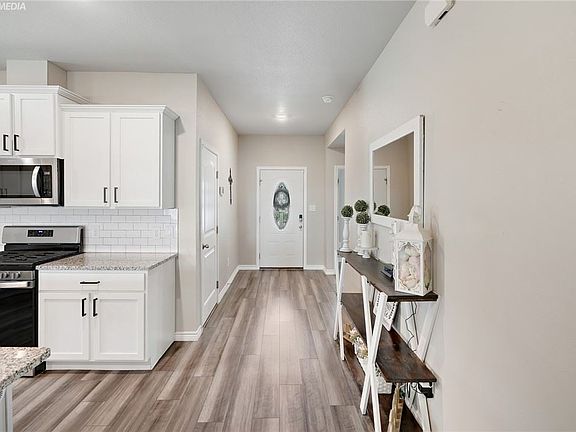 3rd image of 7806 Stampede Dr