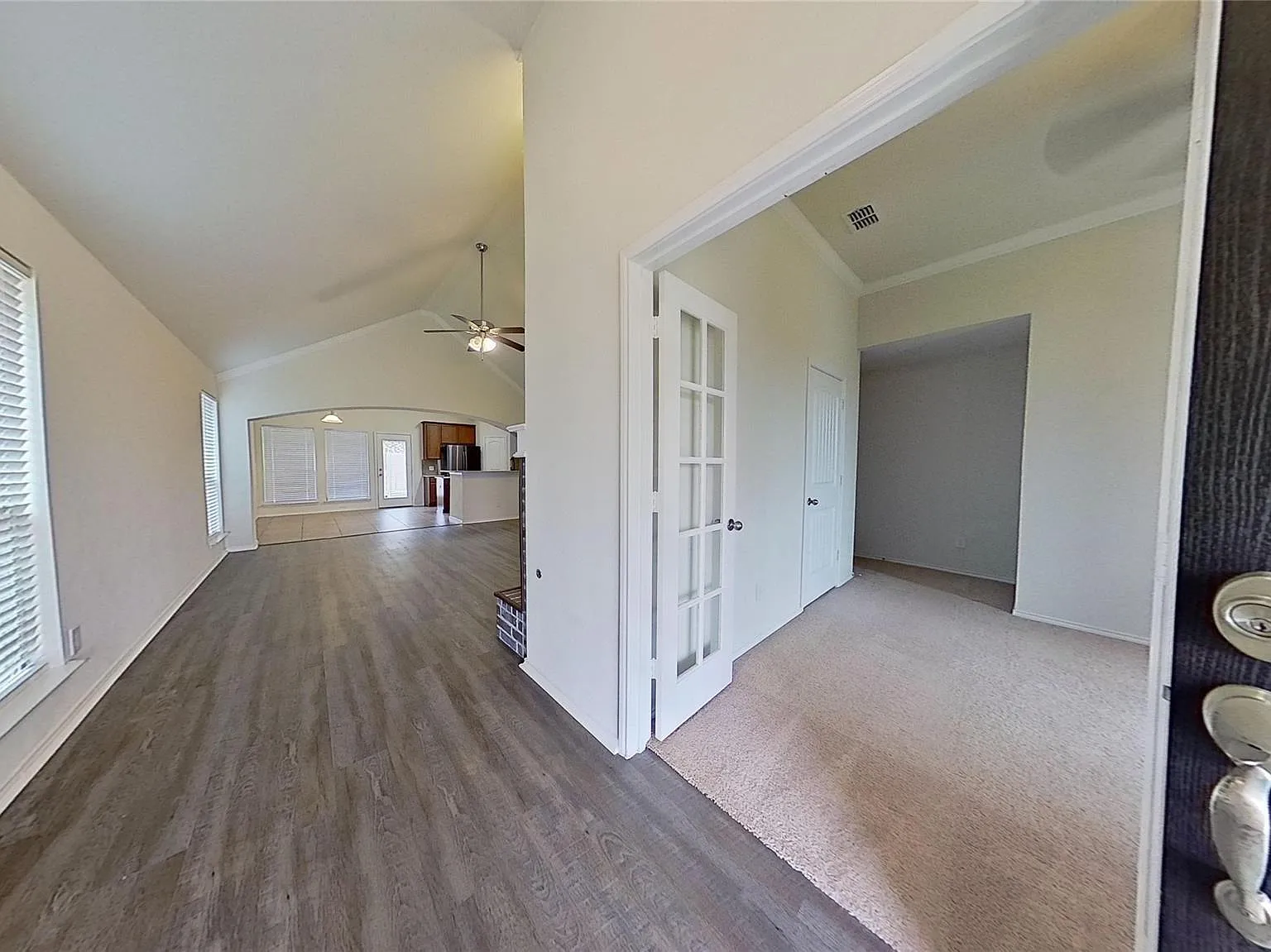 4 bed, 2052 sqft, $2,400 — Photo 1
