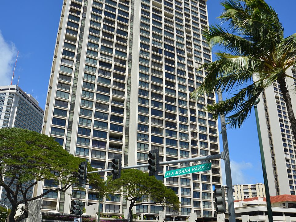 Yacht Harbor Towers