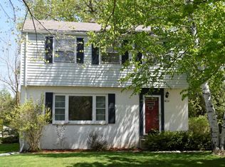 8316 N Whitney Rd, Fox Pt, WI 53217