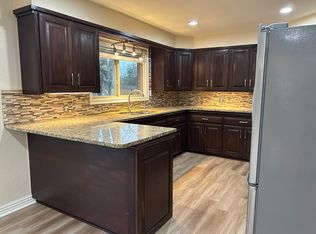 3252 N Old Wire Rd, Fayetteville, AR 72703