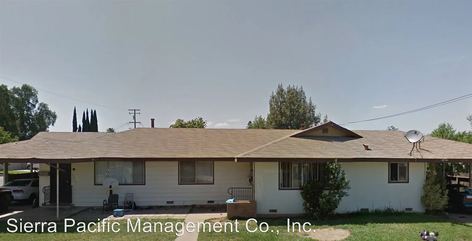 9828 K St photo 1