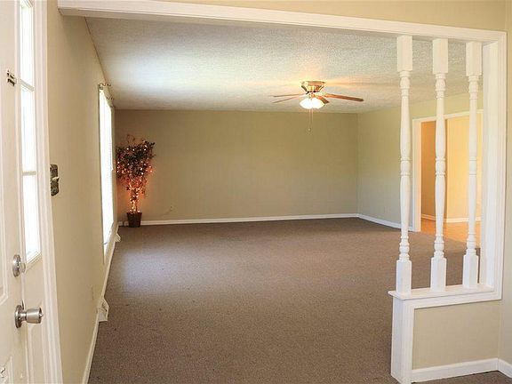Living Rm Front