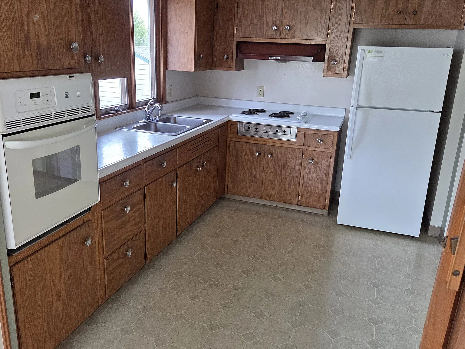 4 bed, 1650 sqft, $2,200 — Photo 4