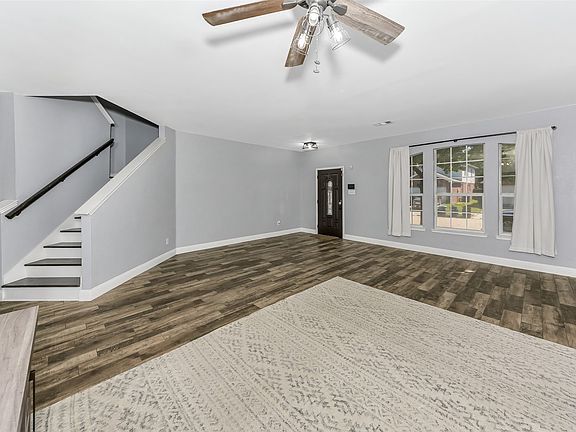 3rd image of 13637 Cherokee Ranch Rd
