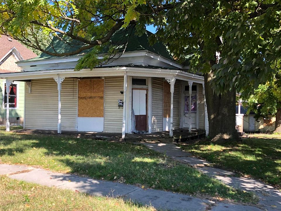 2nd image of 301 3rd St