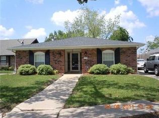 10231 Flossmoor Dr, New Orleans, LA 70127