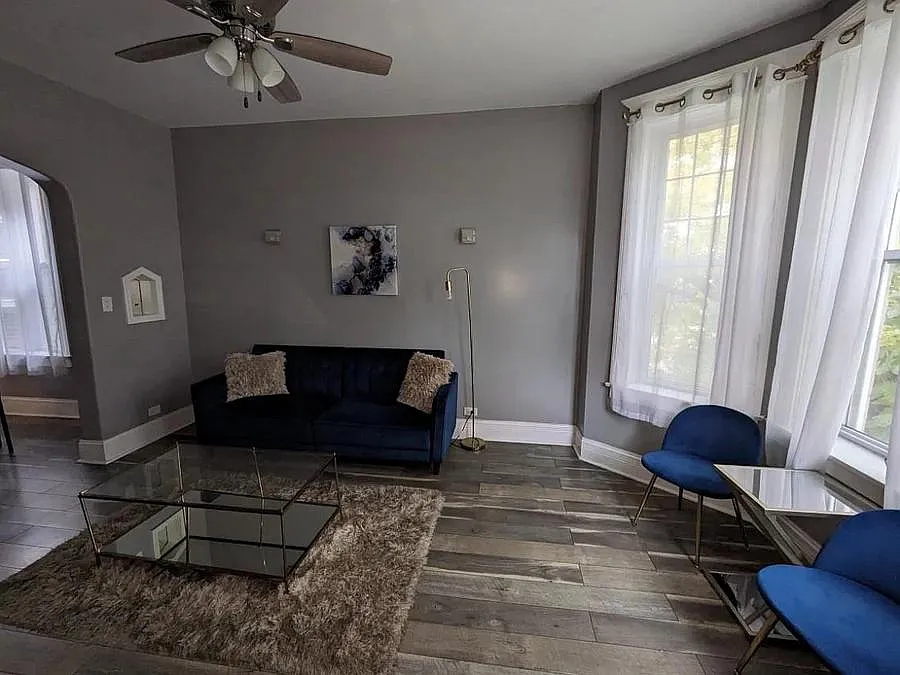 3 bed, 1.0 bath, 1275 sqft, $1,265 — Photo 4