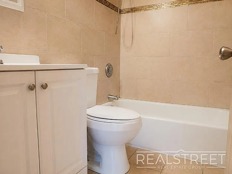 150-38 Union Tpke #3B — Photo 7