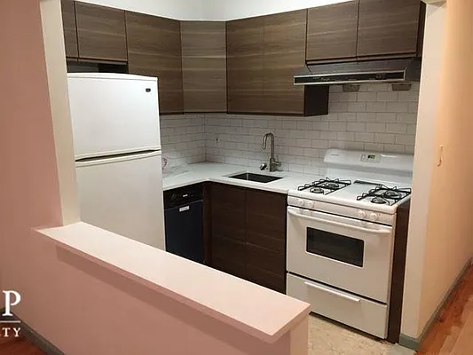 Rented by Trump International Realty | media 8