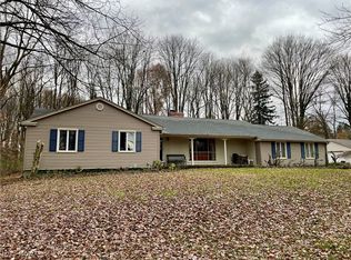 1441 Warner Rd, Hubbard, OH 44425