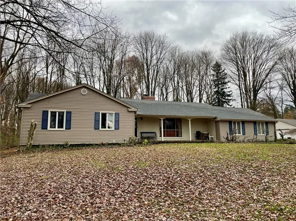 1441 Warner Rd, Hubbard, OH 44425