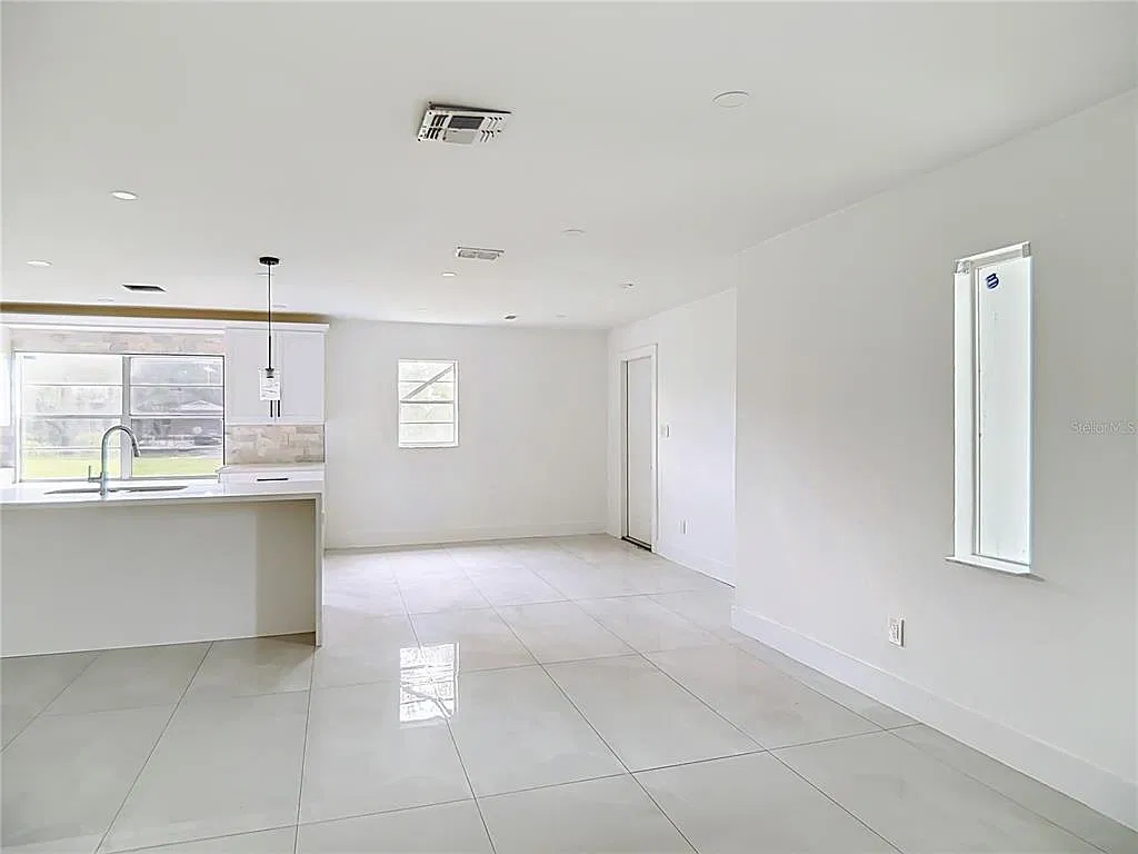 5 bed, 3.0 bath, 1484 sqft, $2,200 — Photo 4