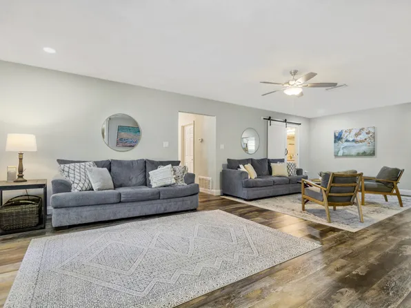 164 Beal Pkwy NW, Fort Walton Beach, FL 32548