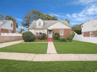 197 Lawrence St, Uniondale, NY 11553