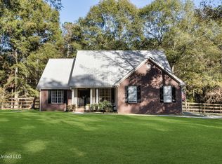 88 N G Weldy Rd, Hattiesburg, MS 39401