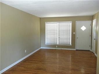 5th image of 813 S Hunter Dr
