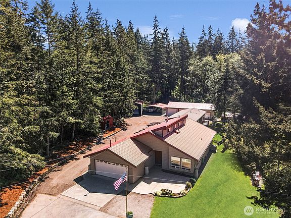 2nd image of 476 Wilderness Way