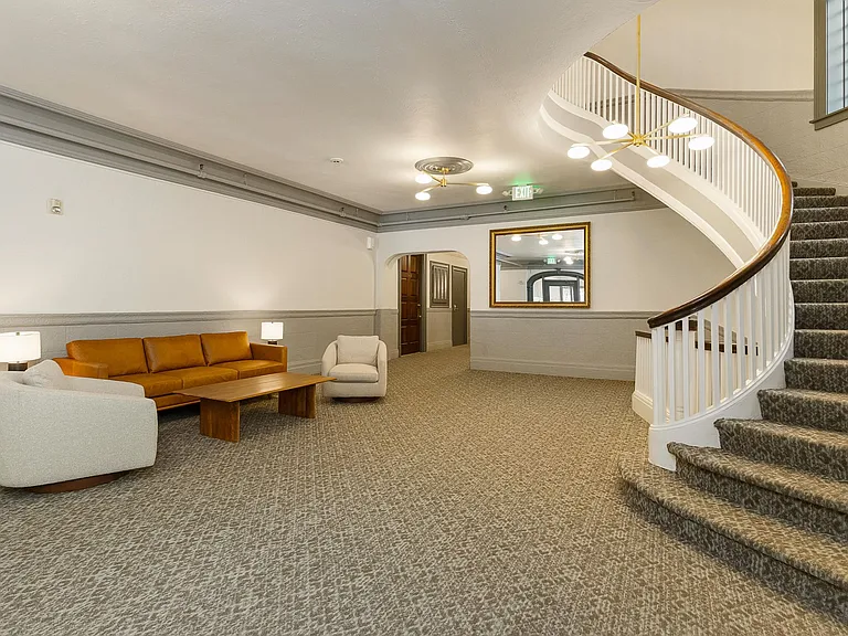 The New Carroll Apartments — Photo 14