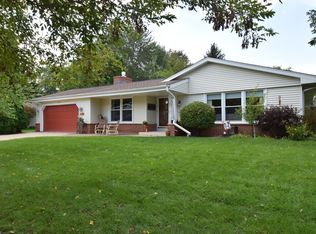 5716 W Cascade Dr, Franklin, WI 53132