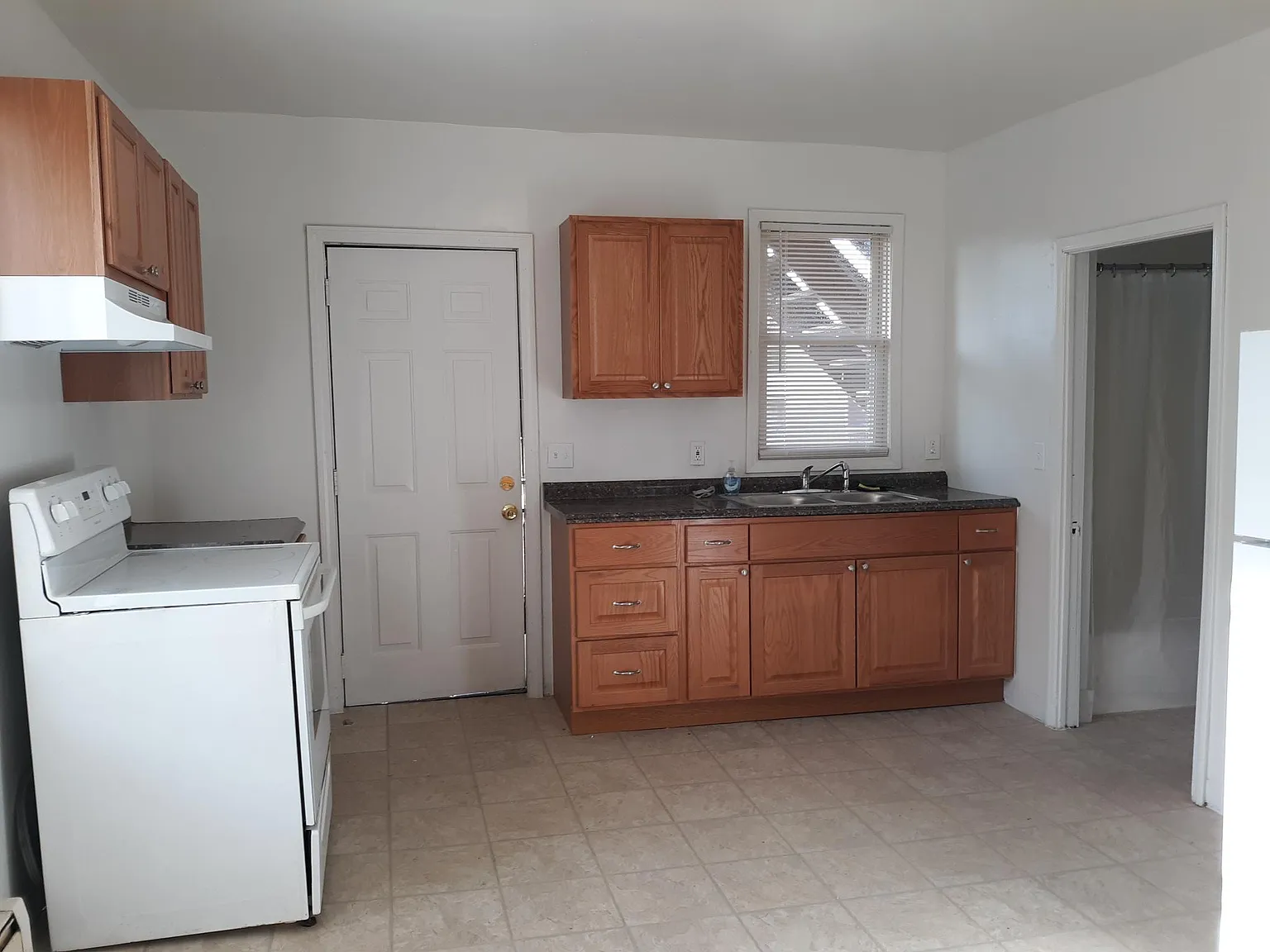 2 bed, 1000 sqft, $1,700 — Photo 1