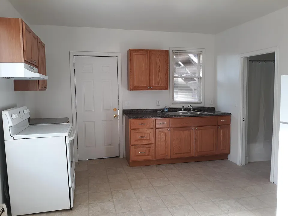 237 Bishop St #2