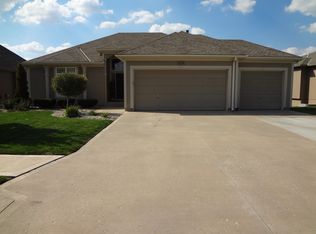 2115 NE Sparta Dr, Blue Springs, MO 64029
