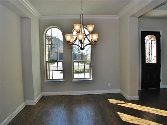 2nd image of 4500 Bristle Leaf Ln