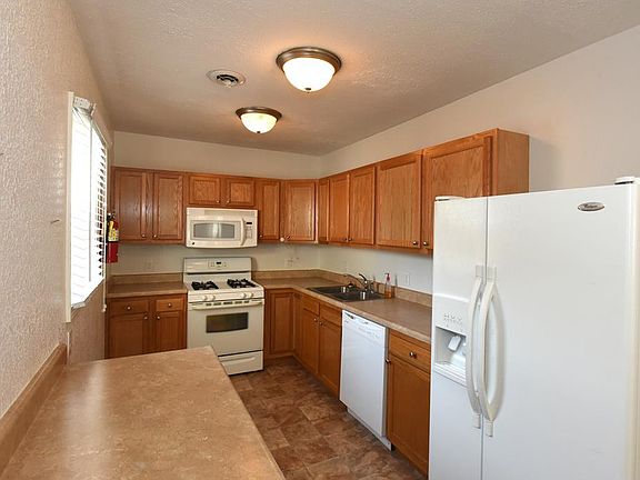 2nd image of 2821 W 5th St