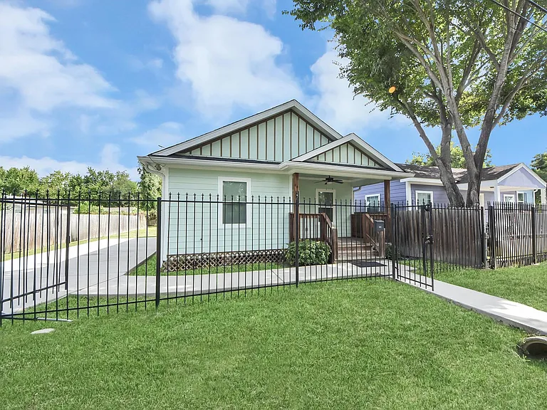 3703 Lila St — Photo 8