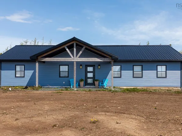 29 Amy St, Cape Breton, NS B1B 1A1