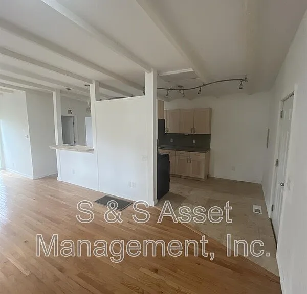 3252 E Lake Lansing Rd — Photo 12