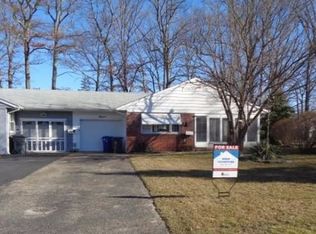 15 Primrose Ct, Toms River, NJ
