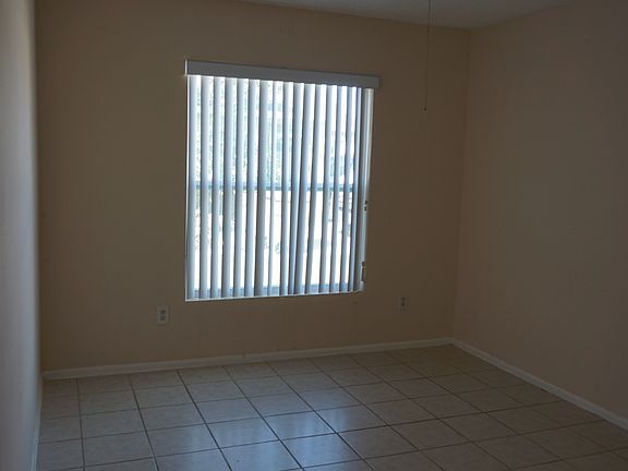 4th image of 110 Coral Reef Cir