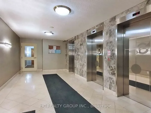 9015 Leslie St, Richmond Hill, ON