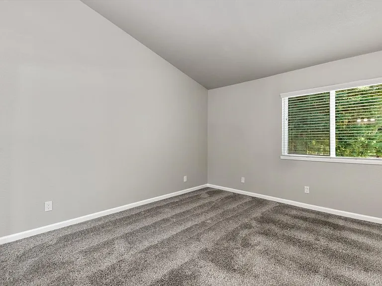 Heather Downs Apartments — Photo 39