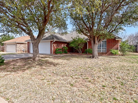 2nd image of 941 Reeves St