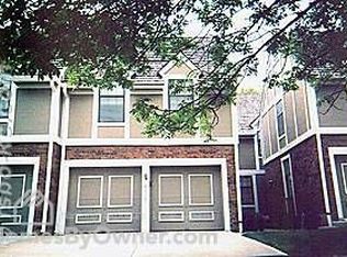 8250 N Birch Ln, Kansas City, MO 64151
