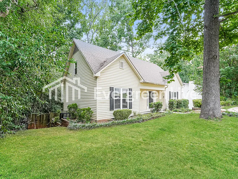 4237 Waylon Dr — Photo 2