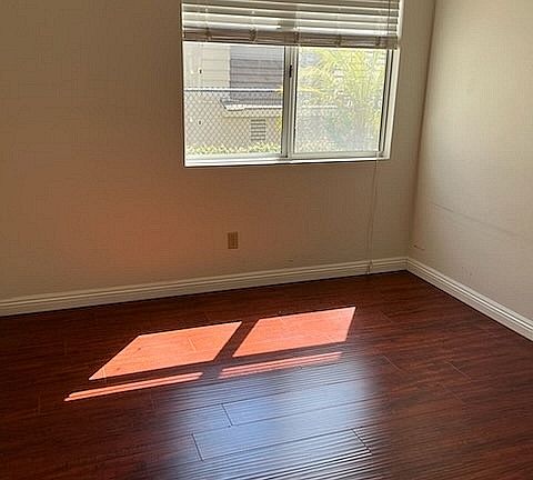 2nd image of 28513 Applewood Ln
