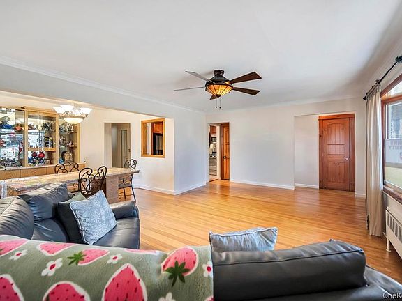 4th image of 644 Broadway Road